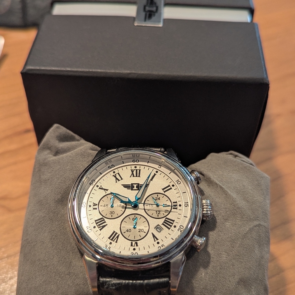 Men's Invicta Black Leather Strap Watch.